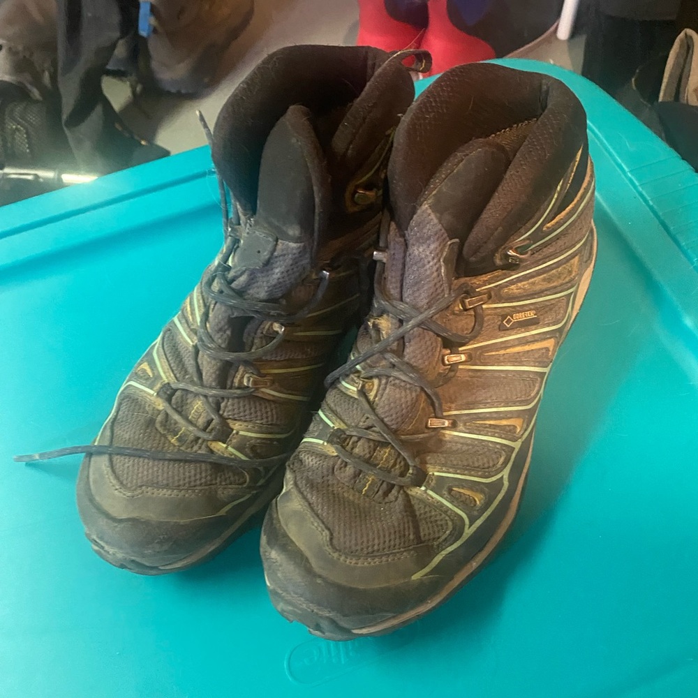 Solomon Goretex hiking boots
